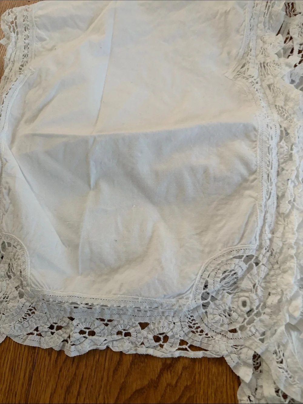 White Lace-Edged Table Runner and Doily Set